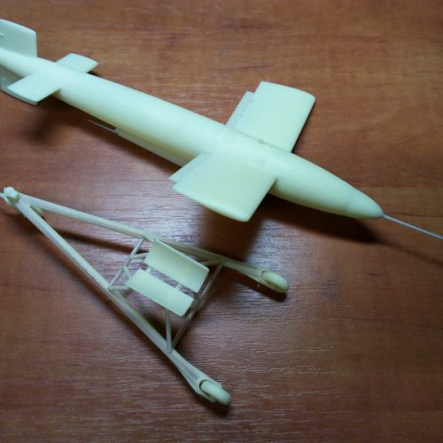 1:32 Blohm & Voss BV-143A-2 with airfield staff - Limited edition resin kit