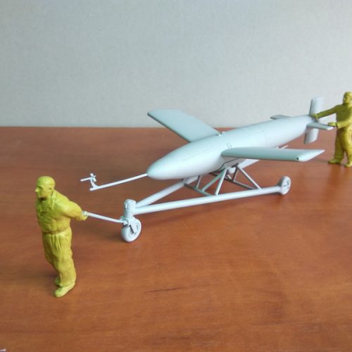 1:32 Blohm & Voss BV-143A-2 with airfield staff - Limited edition resin kit
