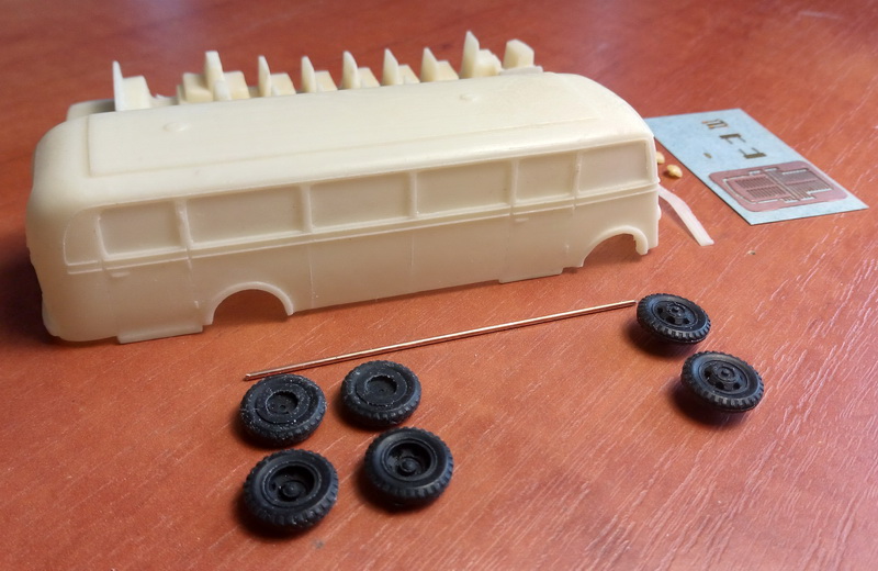 1/87 (HO) Ford G790B - Bus - Limited edition resin kit - Image 3